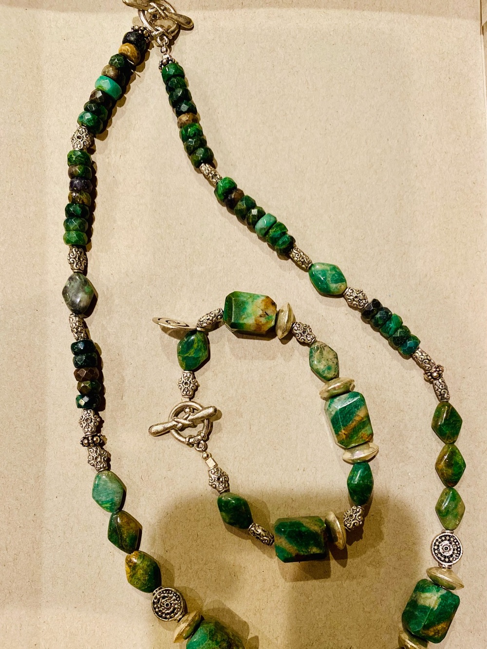 Green Stone Beaded Necklace and Bracelet Set - Unbranded